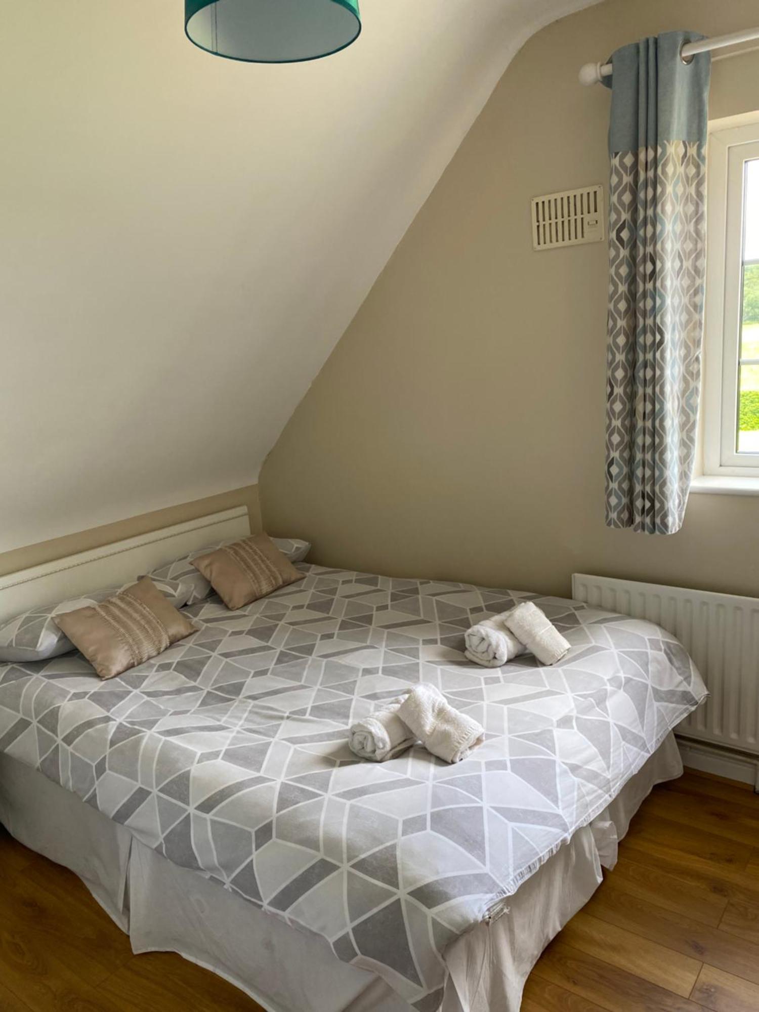 Blacklion Holiday Homes Екстер'єр фото